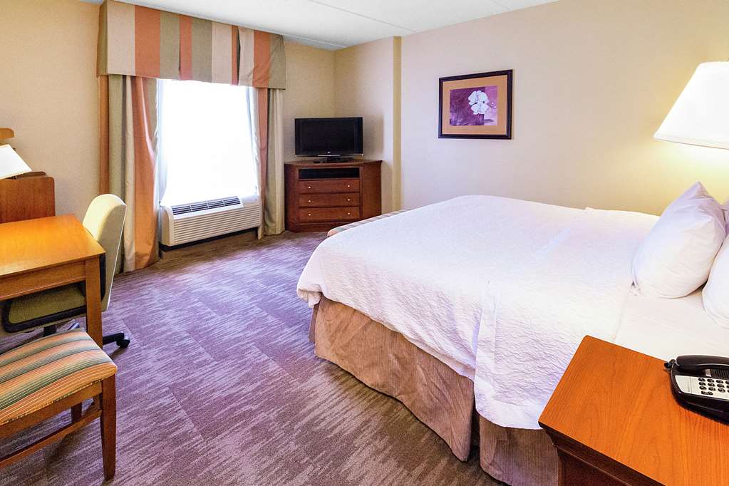 Hampton Inn & Suites Blairsville Image