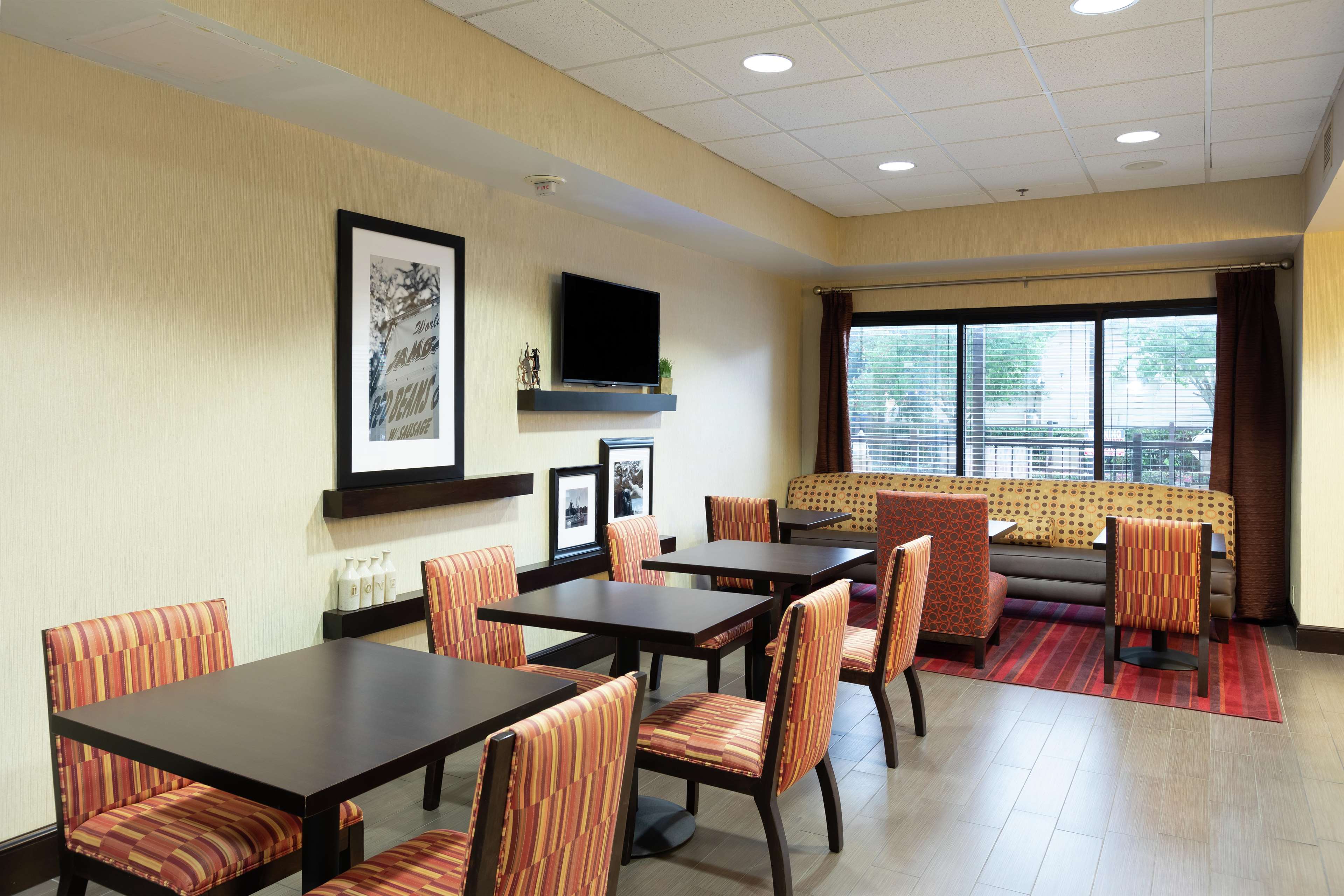 Hampton Inn Houma Photo