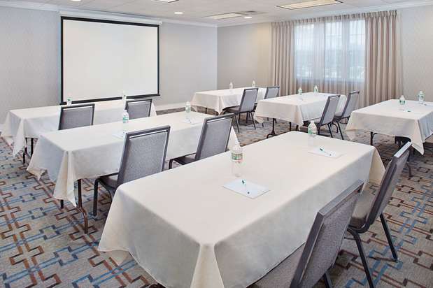 Images Homewood Suites by Hilton Manchester/Airport