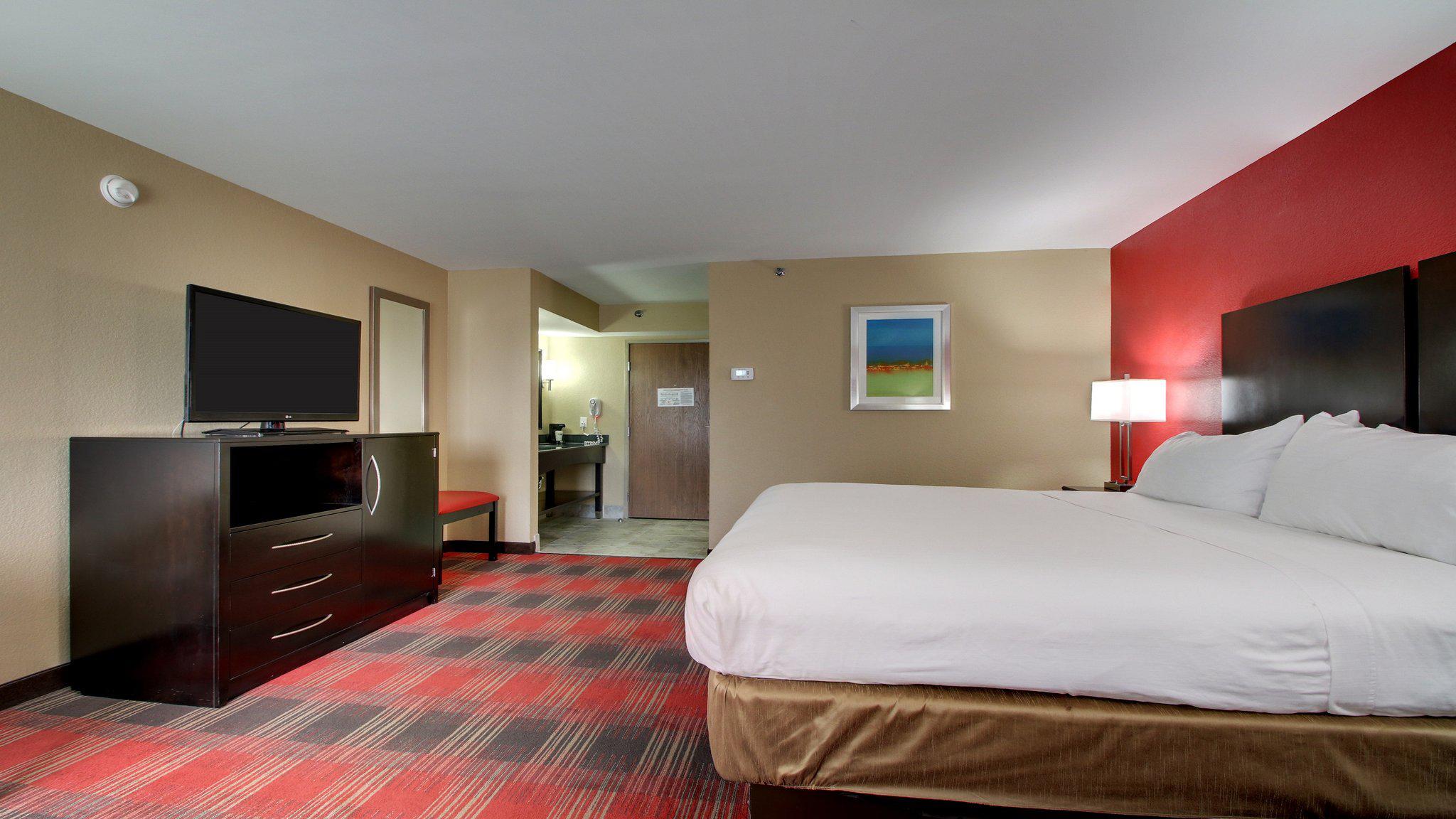 Holiday Inn Express & Suites Jackson Downtown - Coliseum Photo