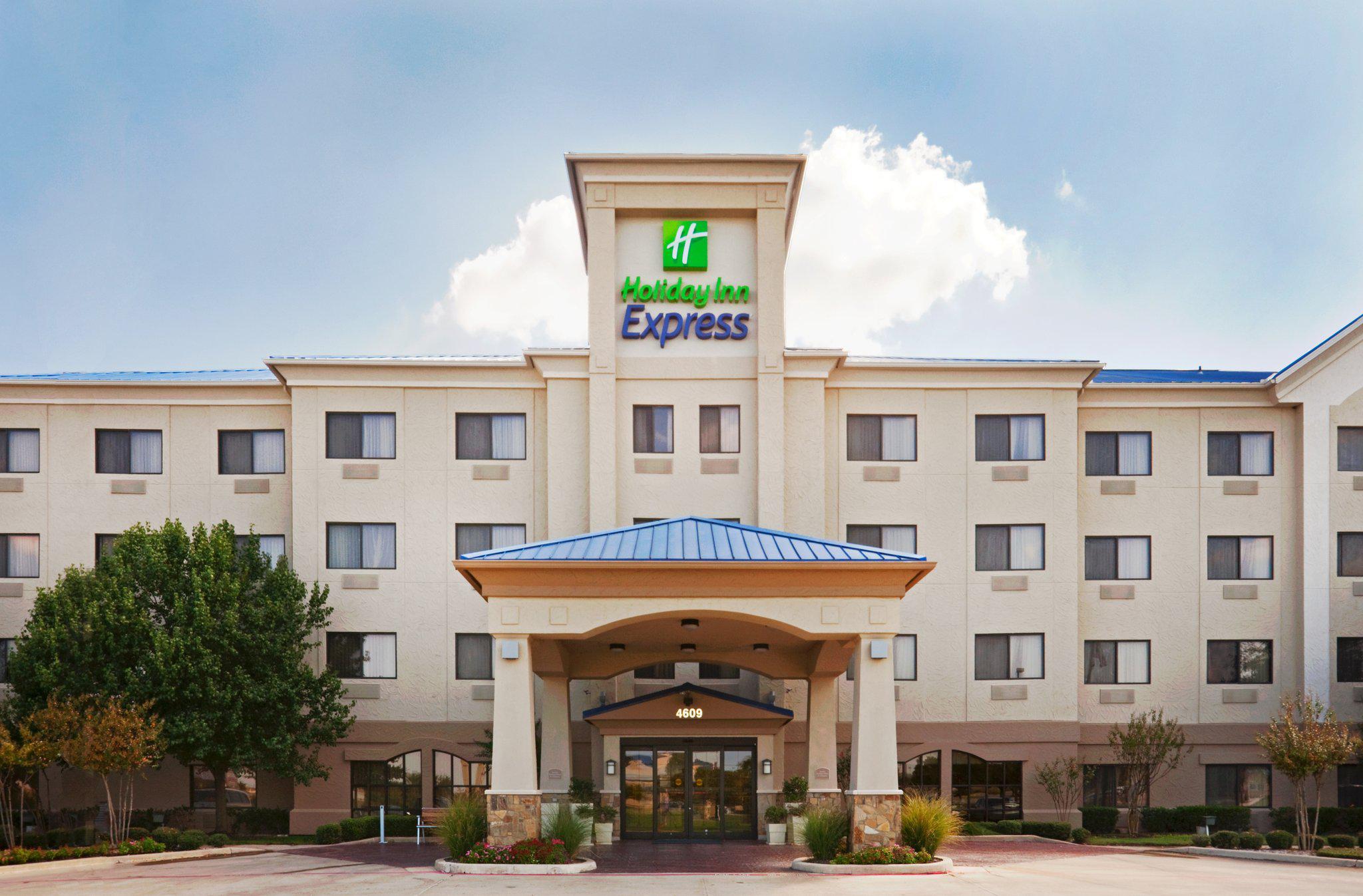 Holiday Inn Express & Suites Fort Worth Southwest (I-20) Photo