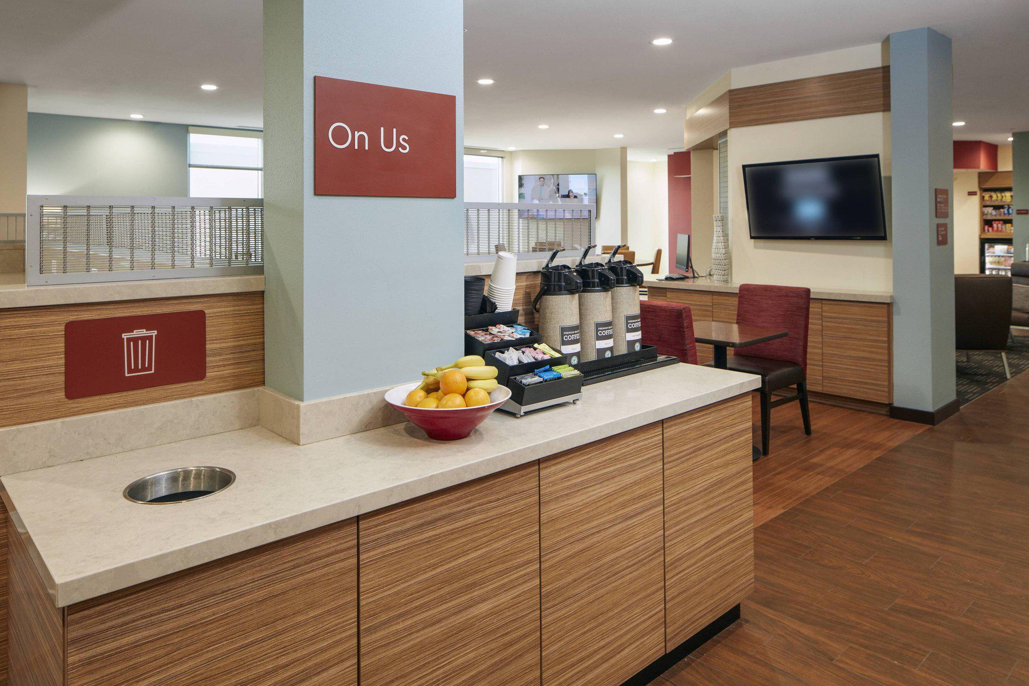 TownePlace Suites by Marriott Tampa South Photo