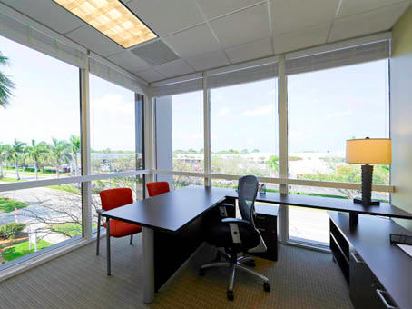 Regus - Florida, Vero Beach - Miracle Mile Plaza Photo