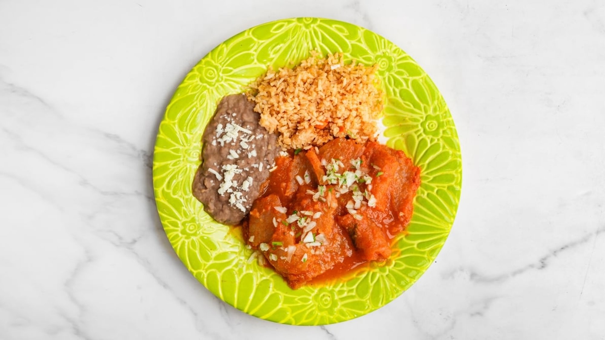 Chicharrón en Salsa Roja O Verde / Red or Green Fried Pork Rind
