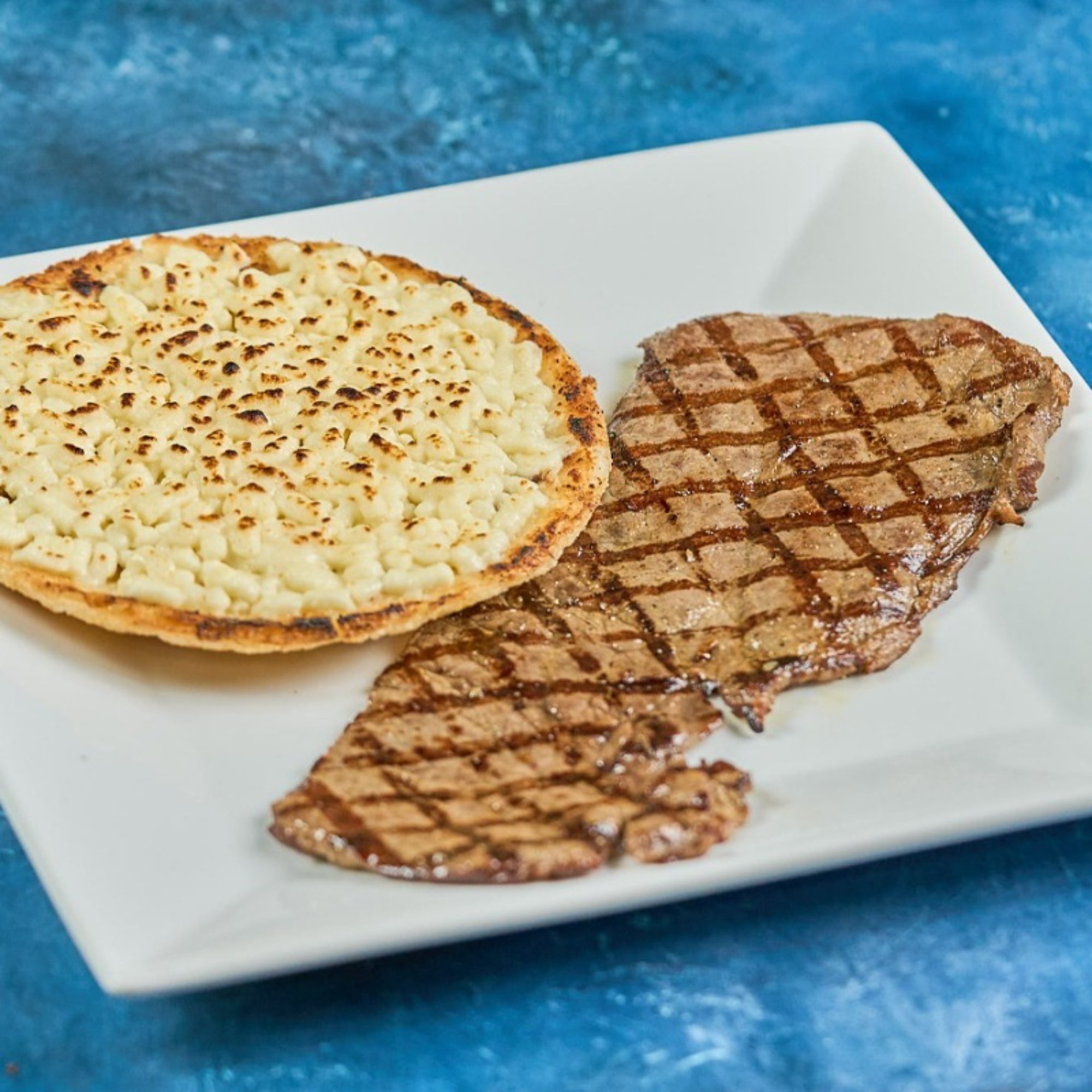 Carne Asada con Arepa & Queso