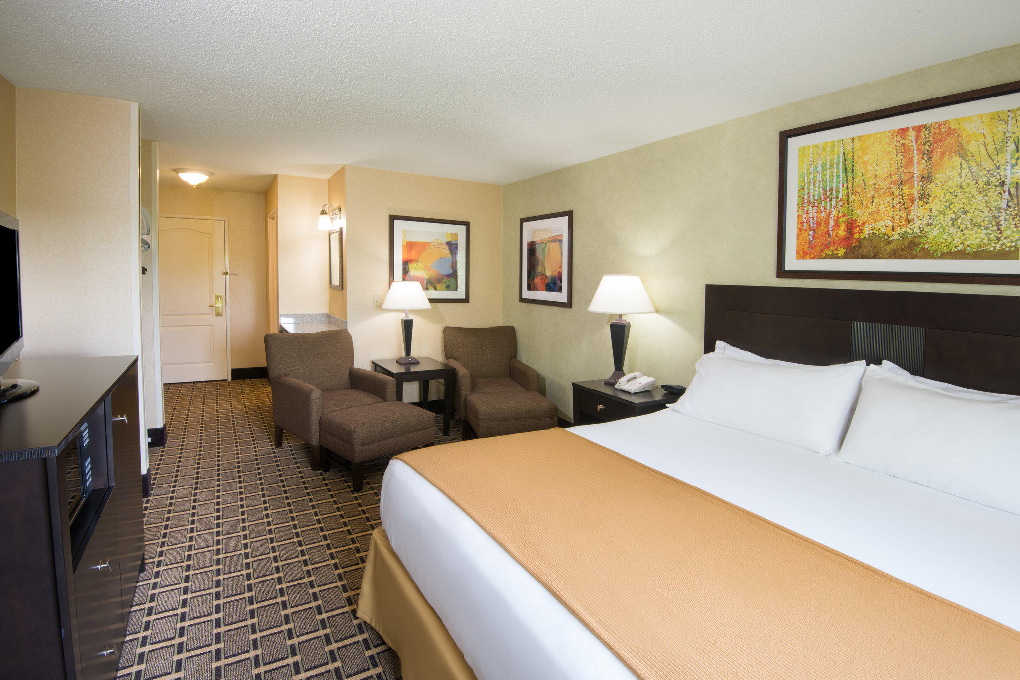 Holiday Inn Express & Suites Sharon-Hermitage Photo