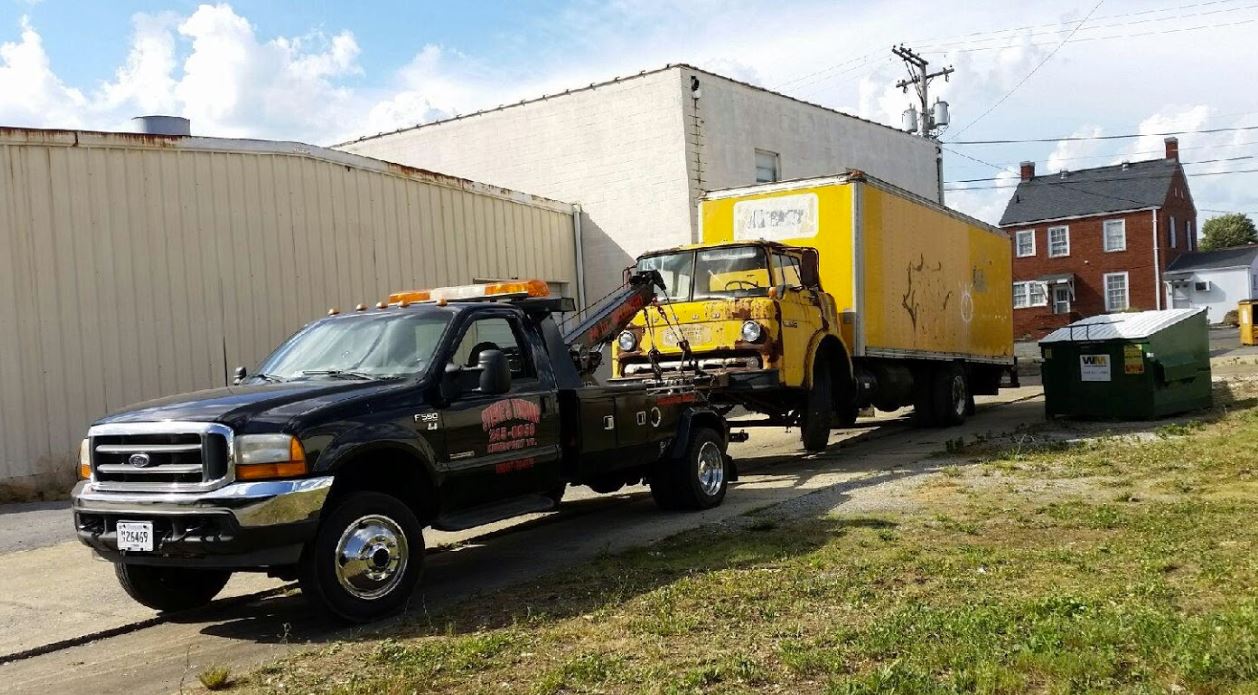 Steve's Towing Photo