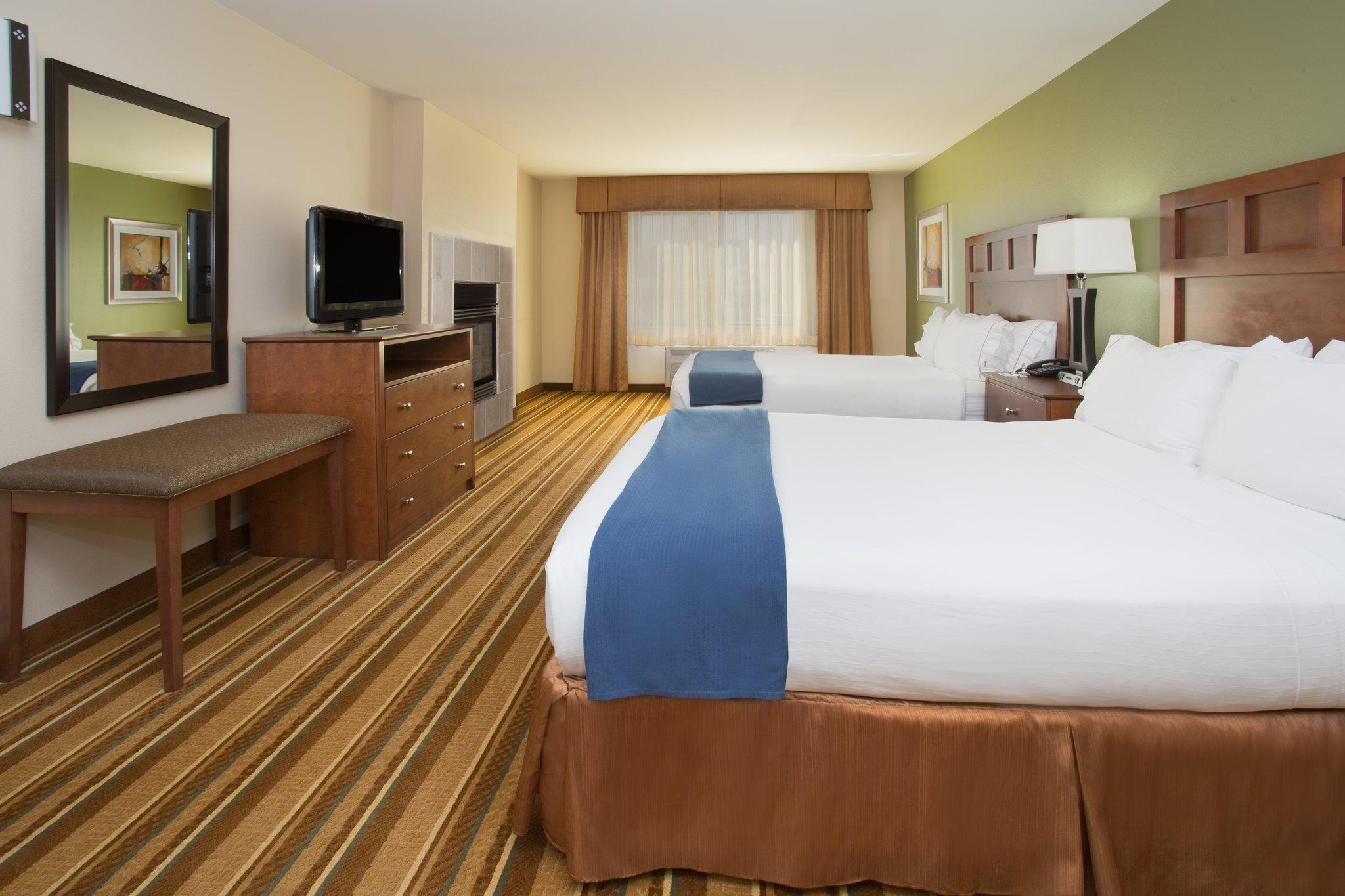 Holiday Inn Express & Suites Los Alamos Entrada Park Photo