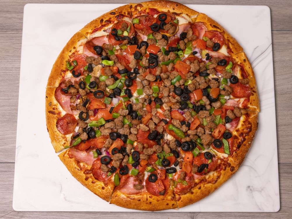 Medium Ultimate Pizza