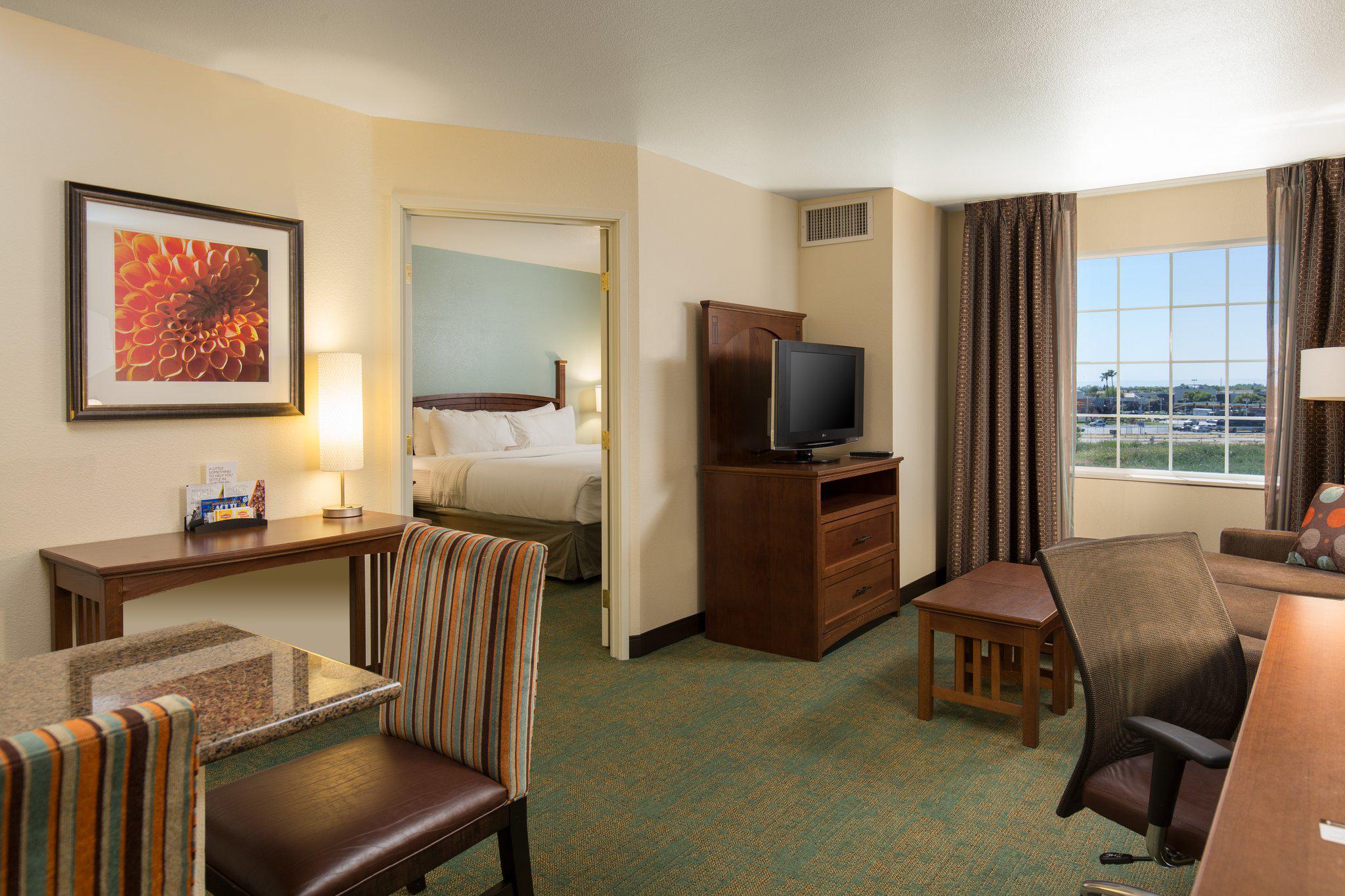 Staybridge Suites Sacramento Airport Natomas Photo