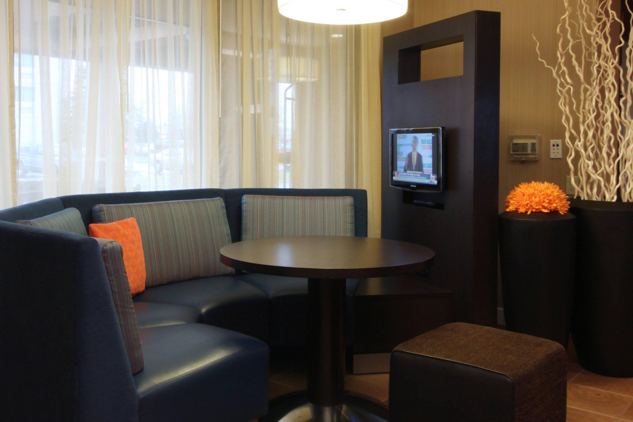 Courtyard by Marriott Flint Grand Blanc Photo