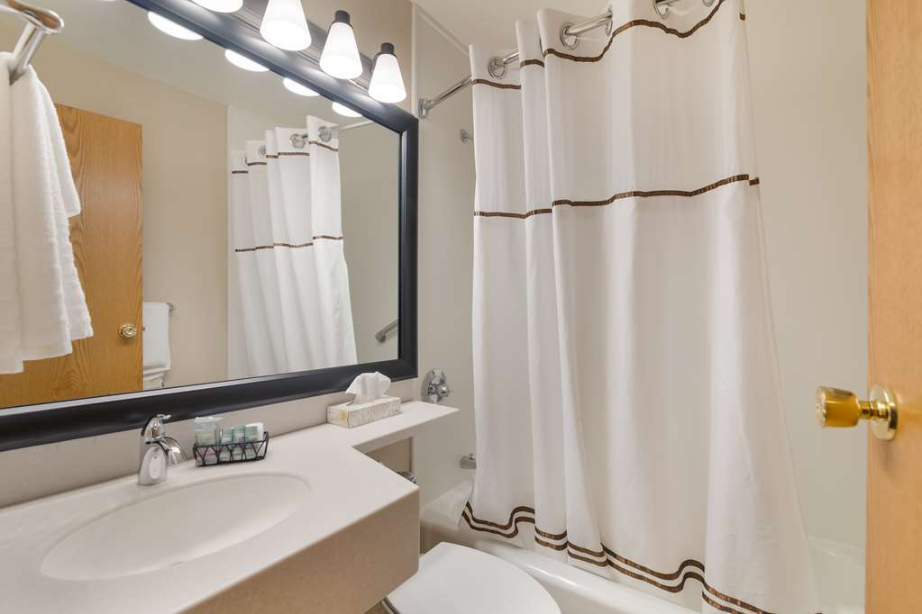 Best Western University Inn Image