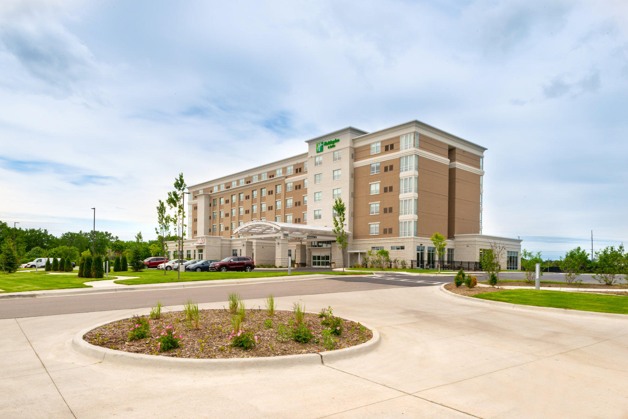 Holiday Inn & Suites Farmington Hills - Detroit NW Photo