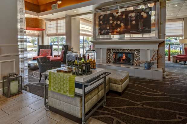 Images Hilton Garden Inn Birmingham/Lakeshore Drive
