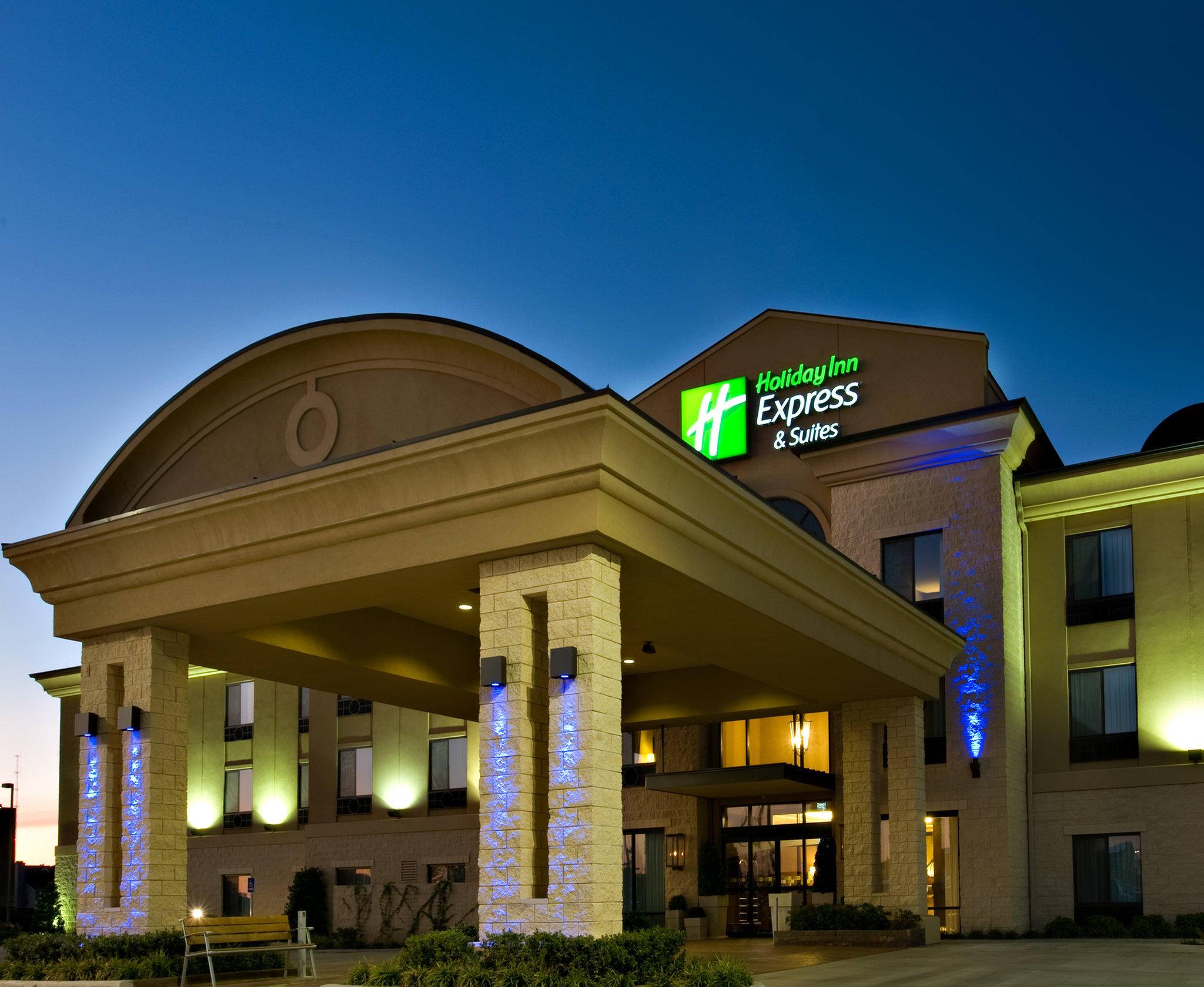 Holiday Inn Express & Suites Wichita Falls Photo