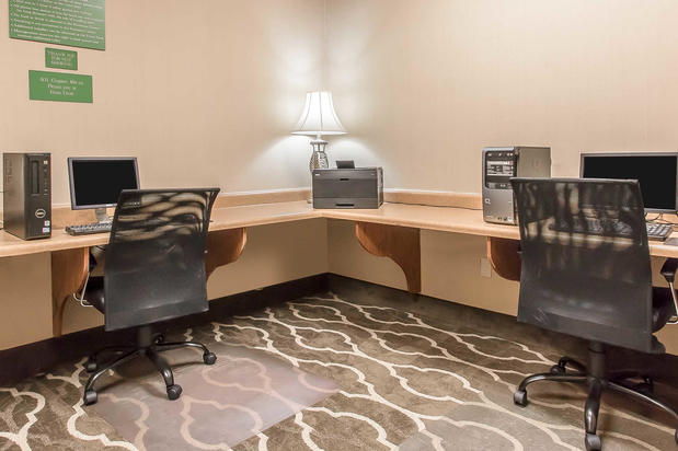 Images Comfort Suites