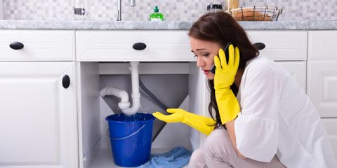 3 Top Signs You Need to Call a Plumber