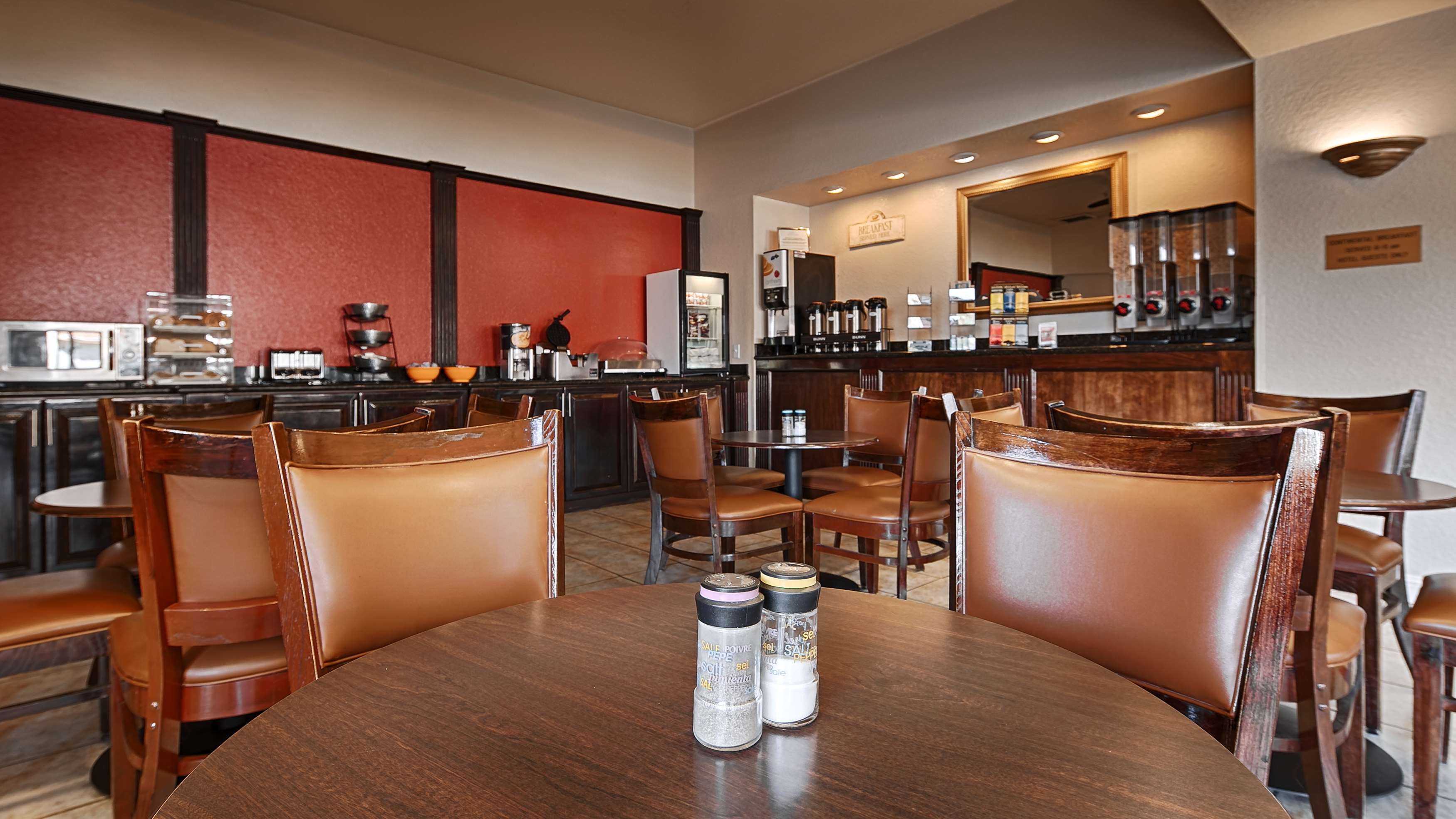 Best Western Heritage Inn Photo