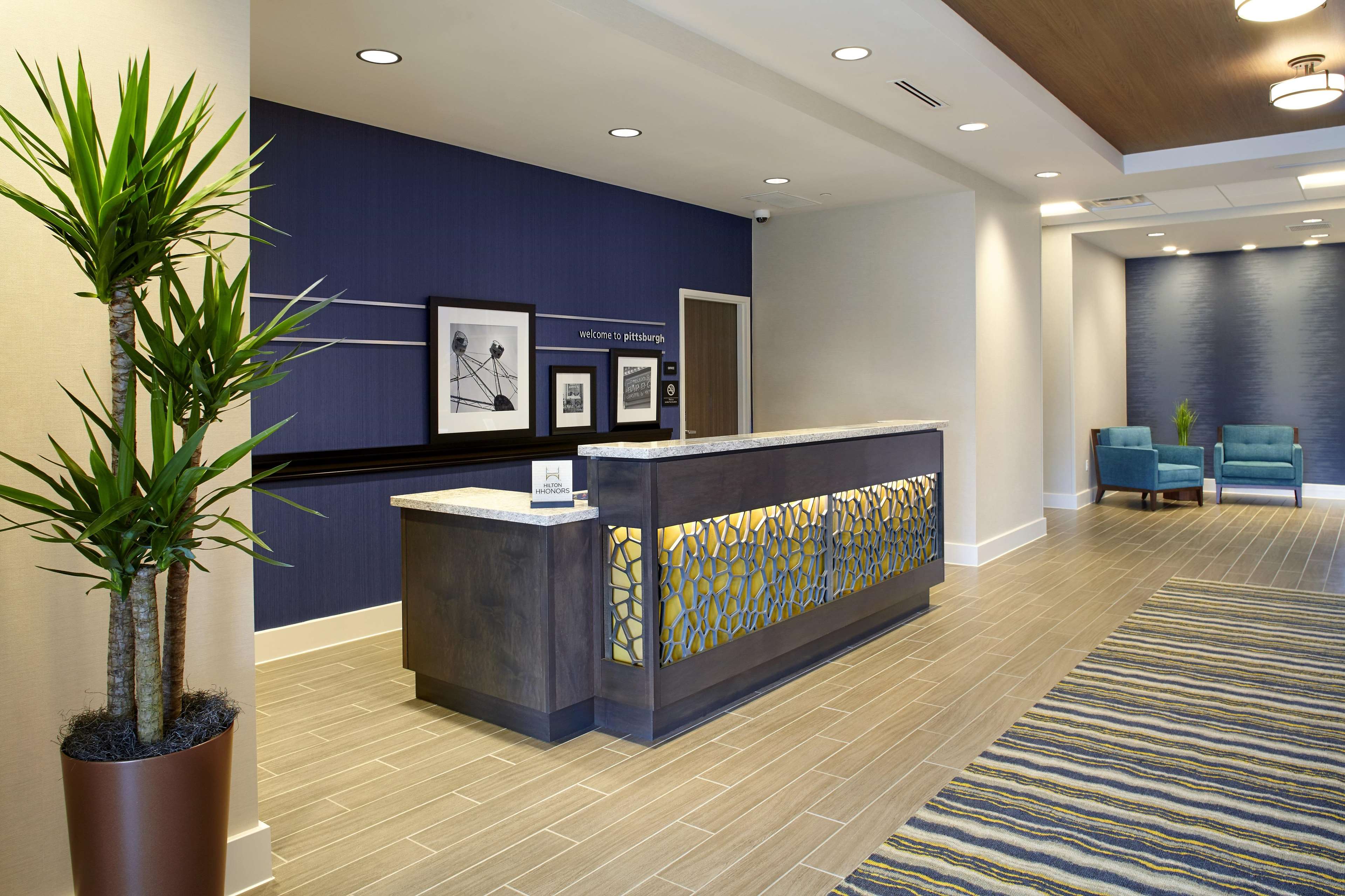 Hampton Inn & Suites Pittsburgh Airport South–Settlers Ridge Photo