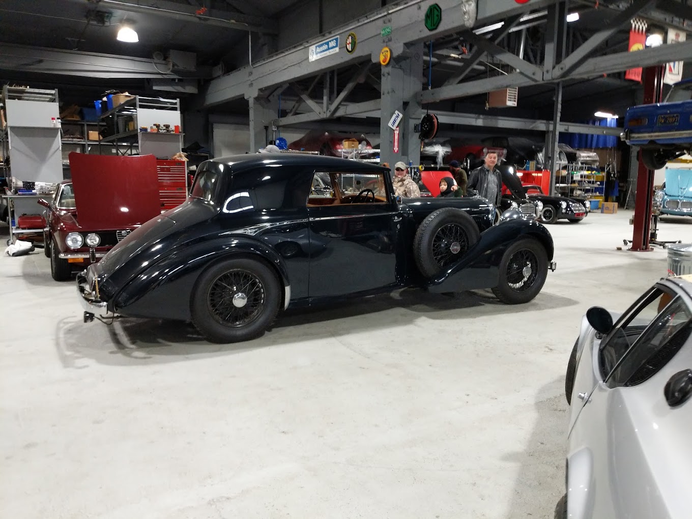 Vintage Underground (Showroom) Image