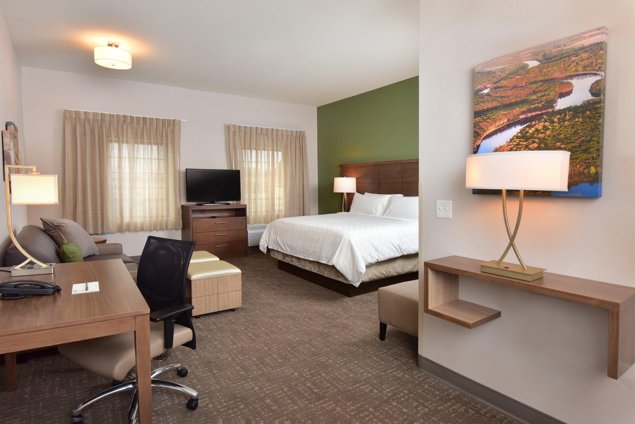 Staybridge Suites Wisconsin Dells - Lake Delton Photo