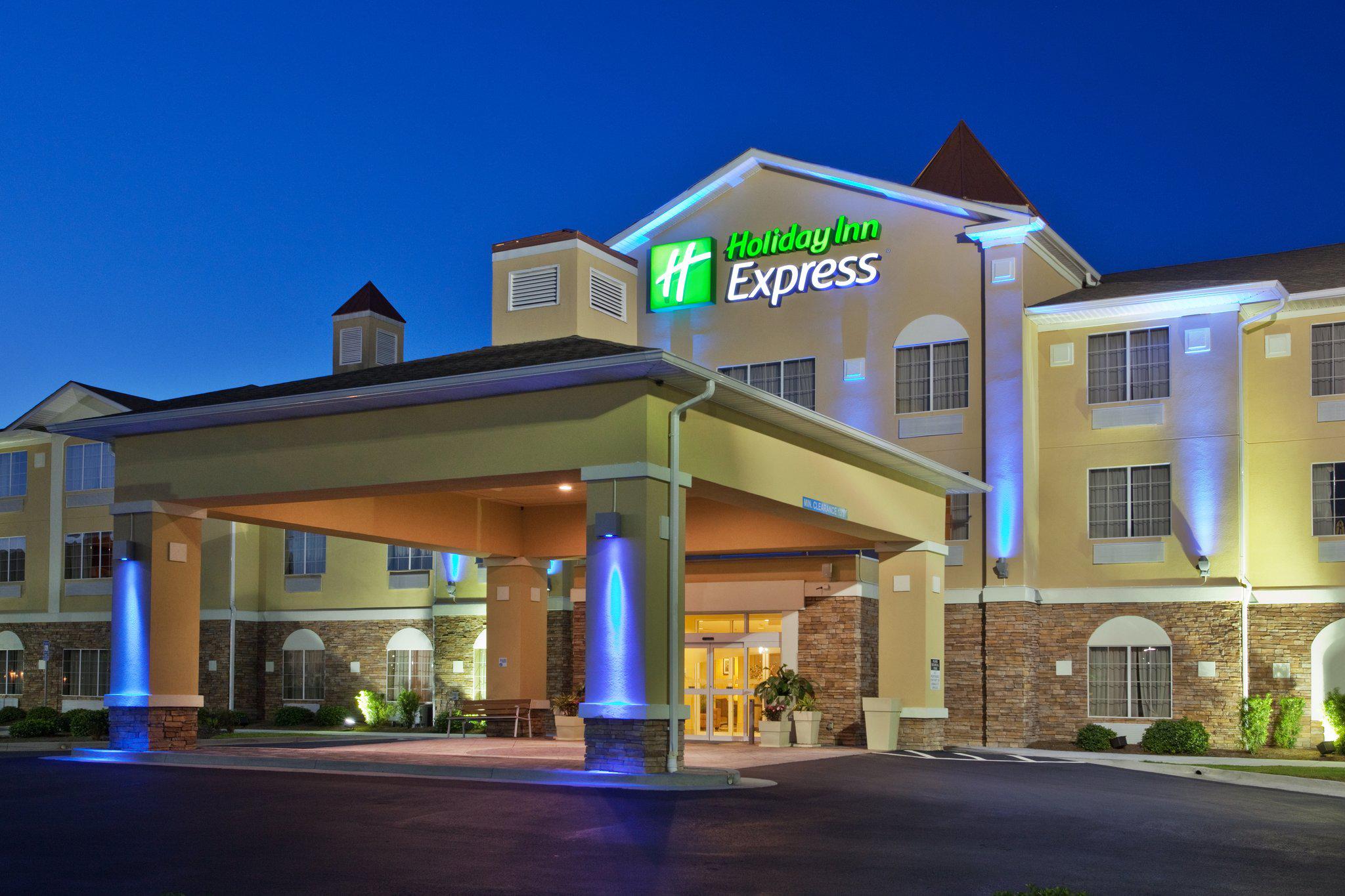 Holiday Inn Express Savannah Airport Photo