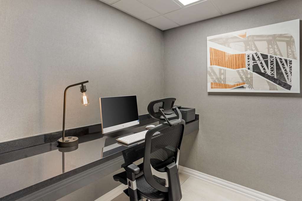 Best Western Plus Heritage Rail Inn & Suites Image