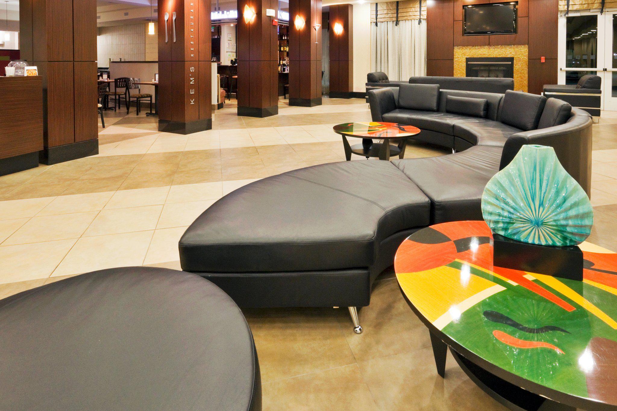 Holiday Inn & Suites Waco Northwest Photo