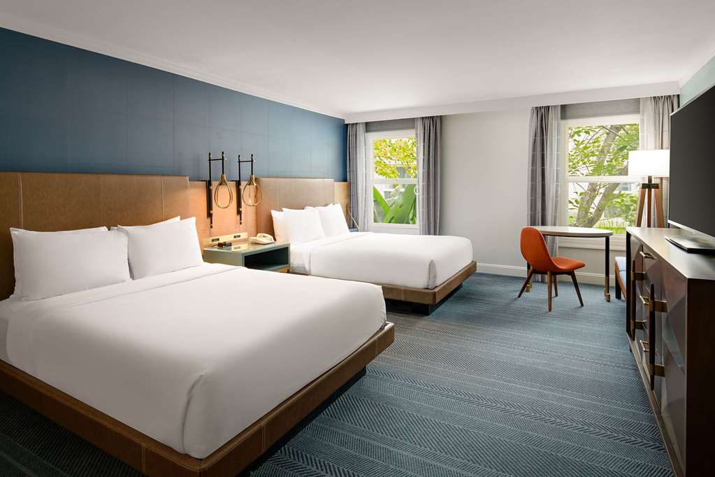 Hayes Mansion San Jose, Curio Collection by Hilton Image