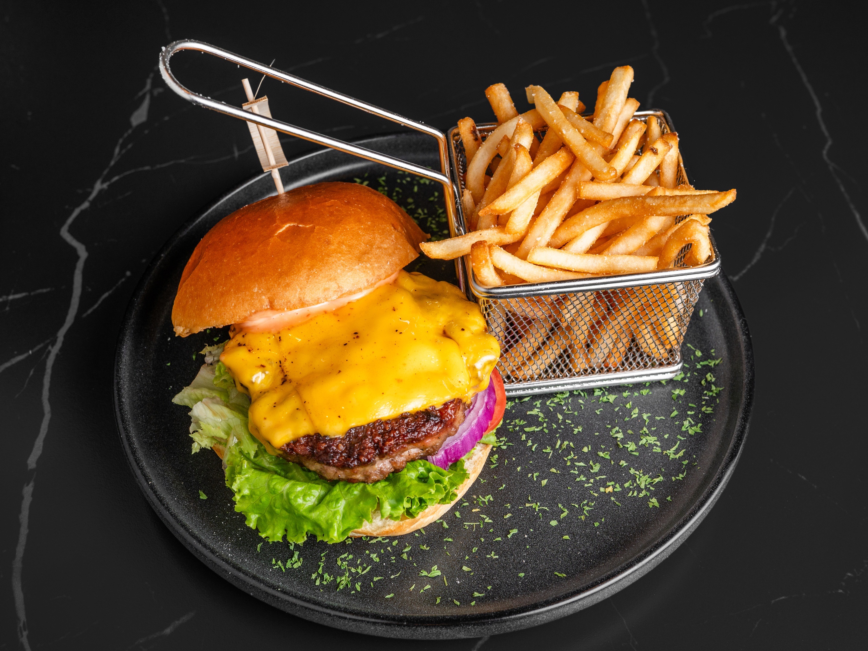 Classic Cheeseburger