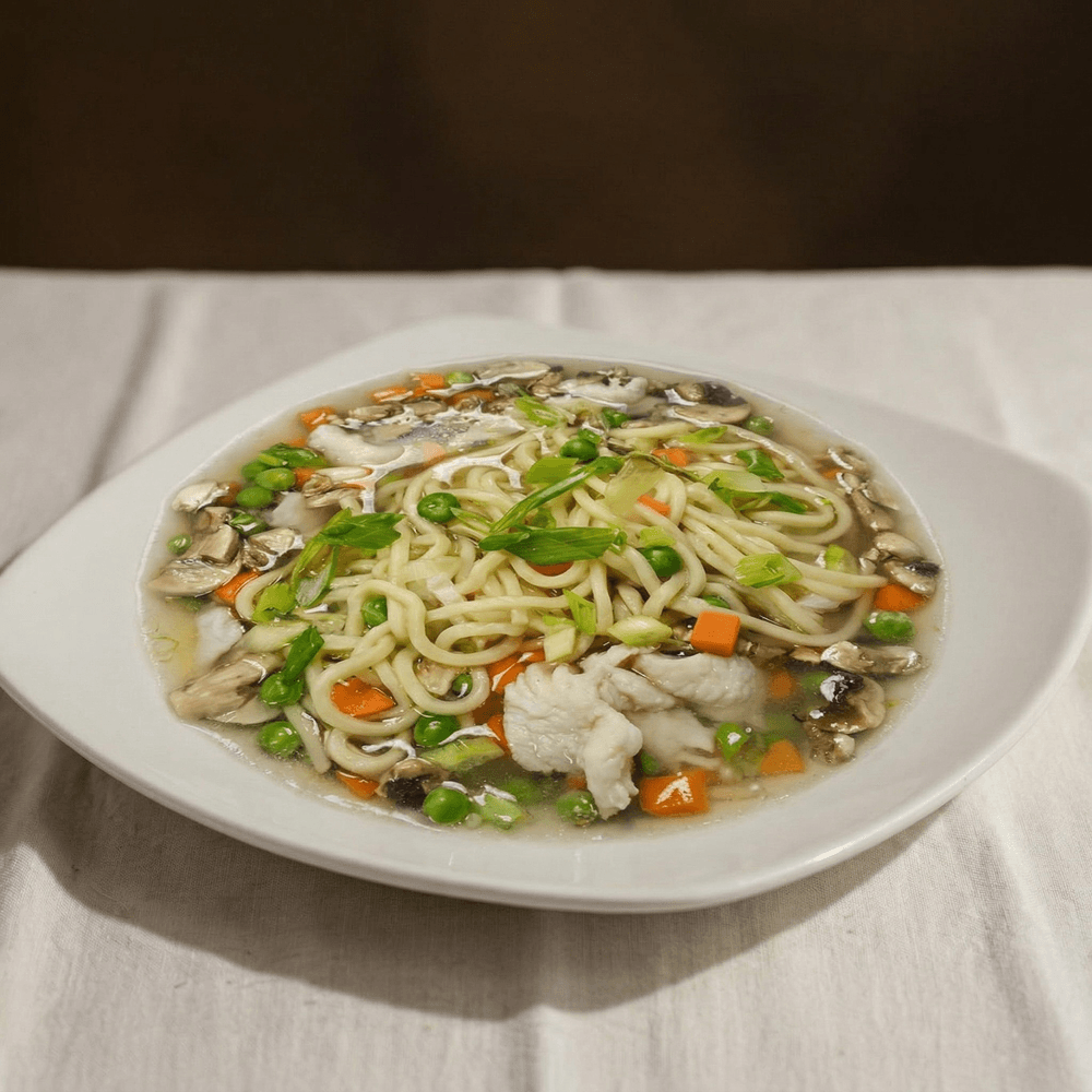 Yat Gat Mein with Chicken or Roast Pork Soup