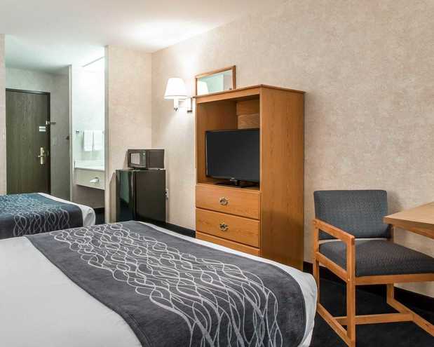 Images Econo Lodge Inn & Suites Lake Of The Ozarks