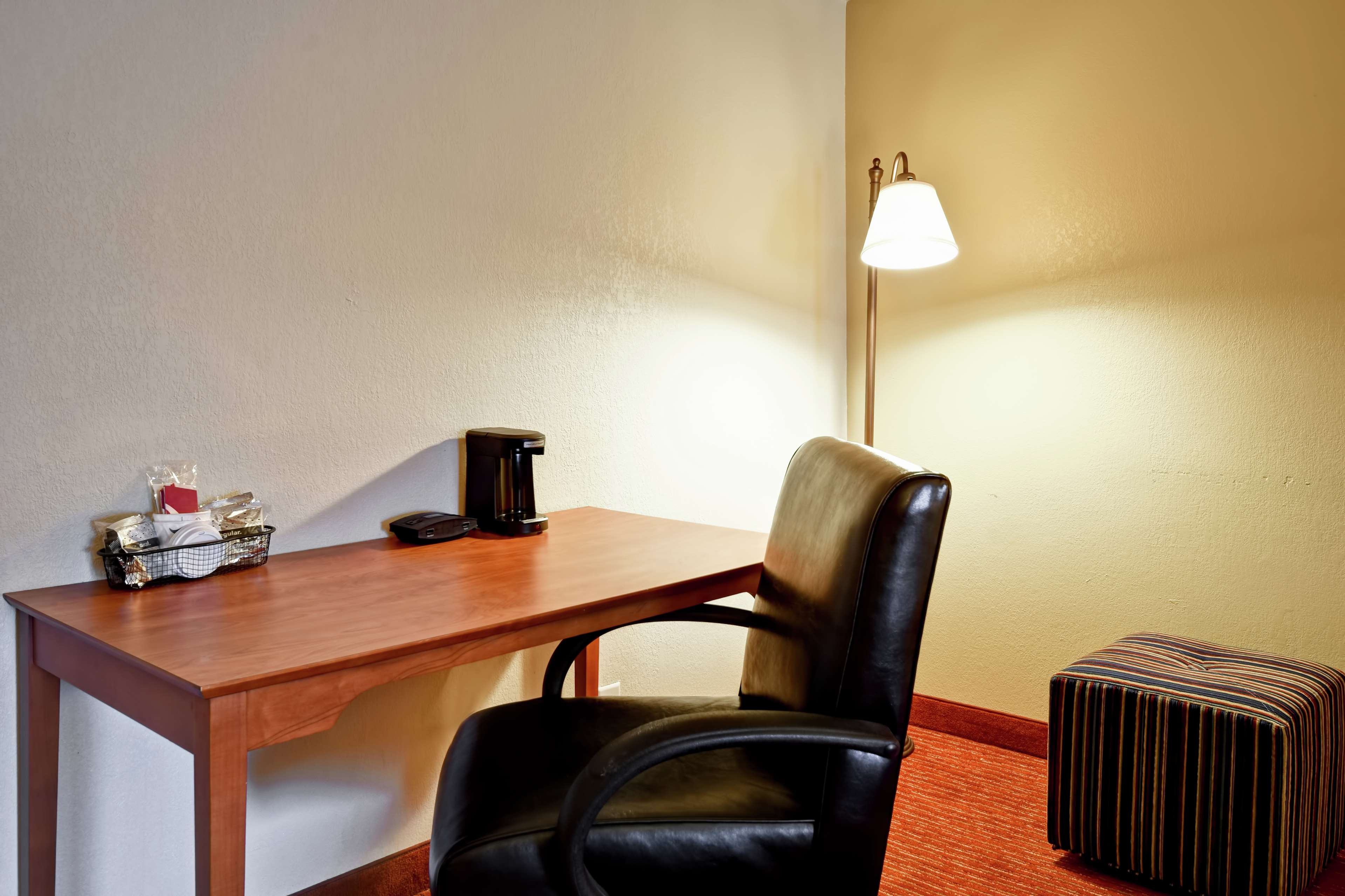 Hampton Inn Louisville-Airport Photo