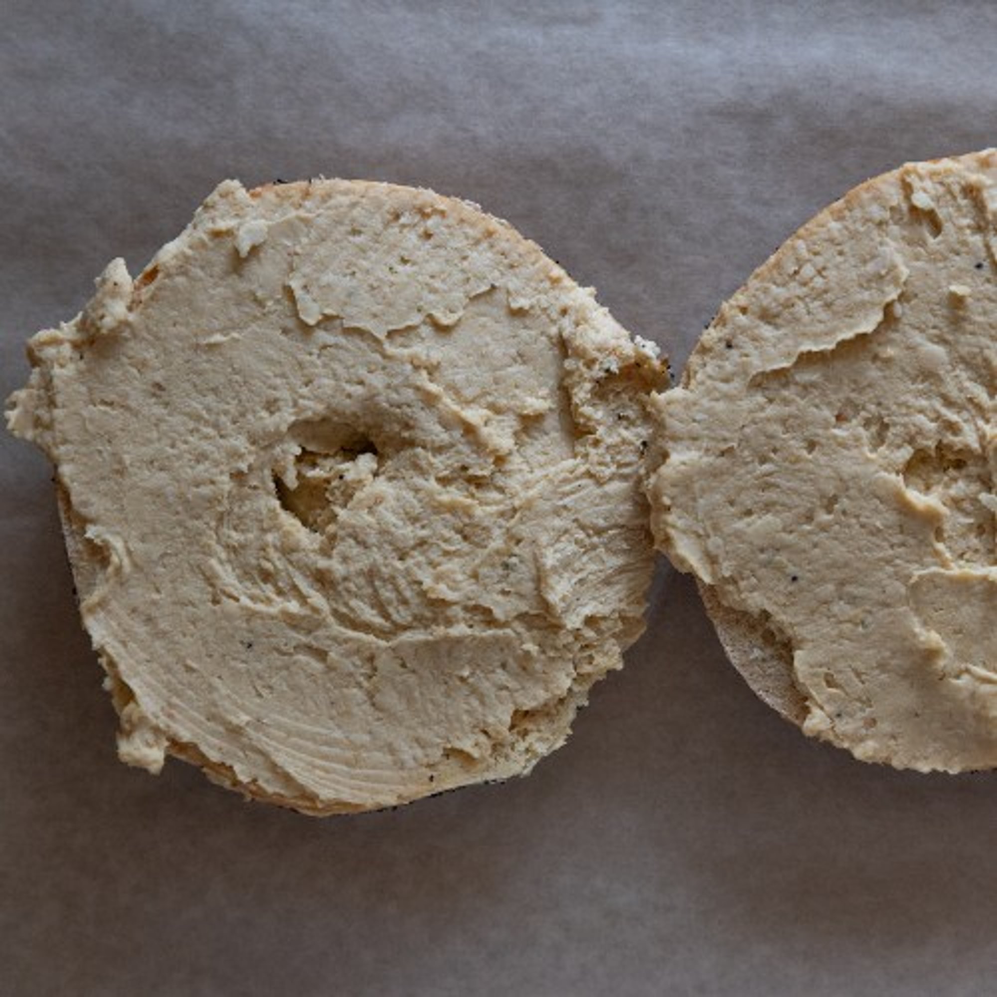 Bagel with Hummus