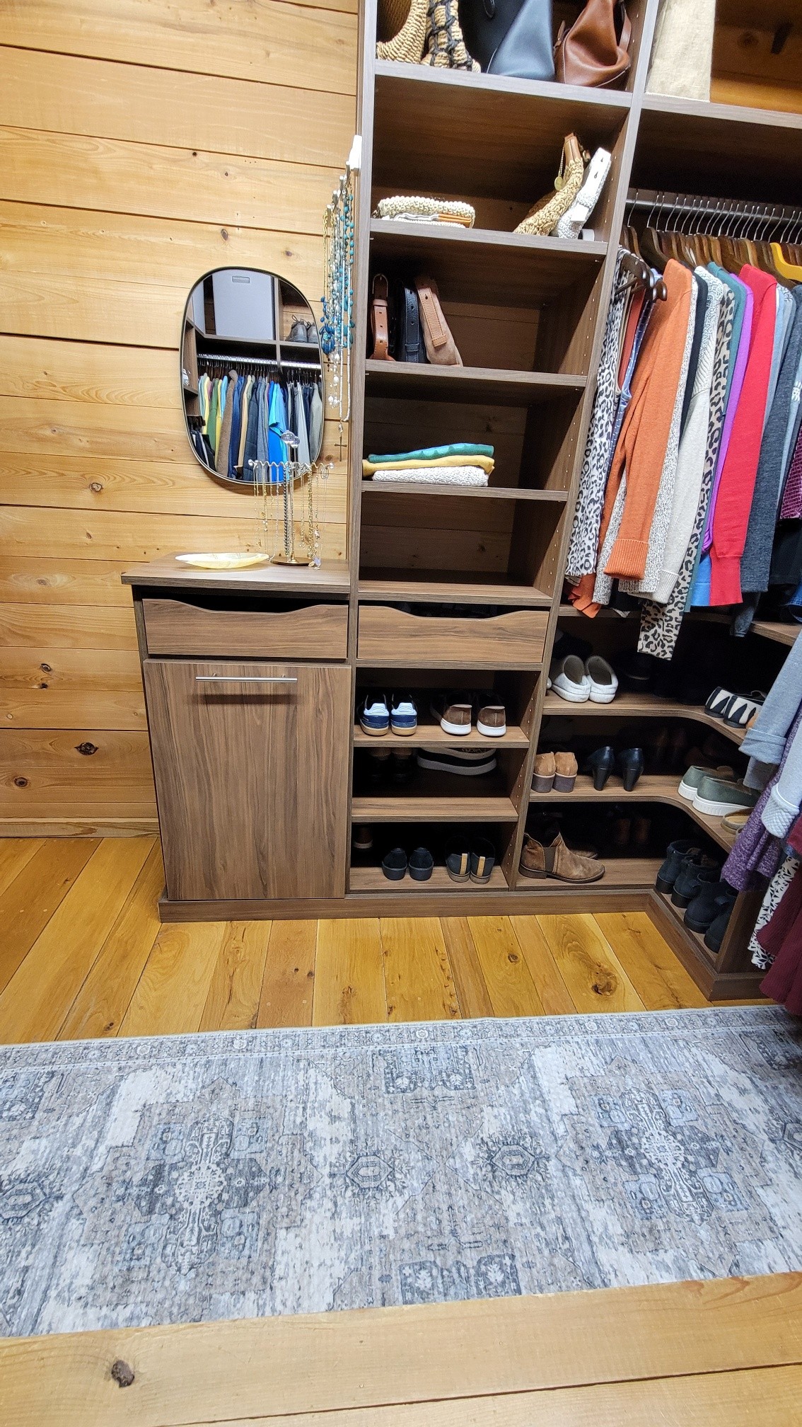 The Tailored Closet of Columbia Image