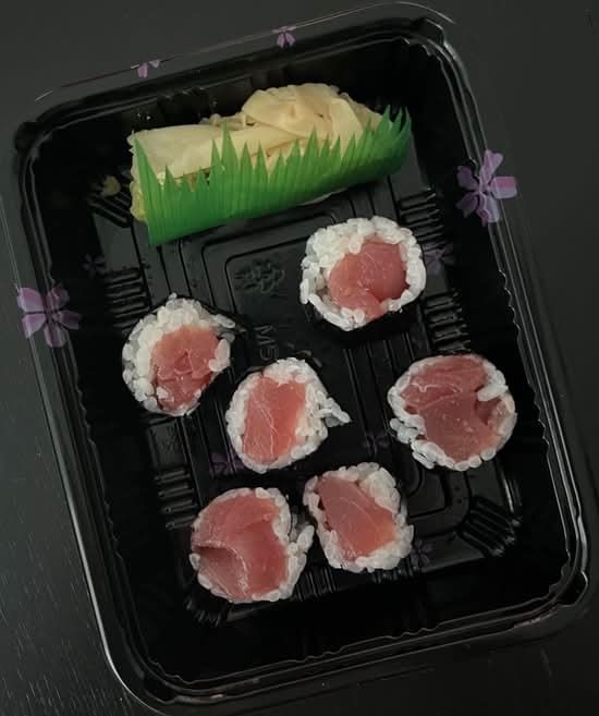 Pepper Tuna Roll
