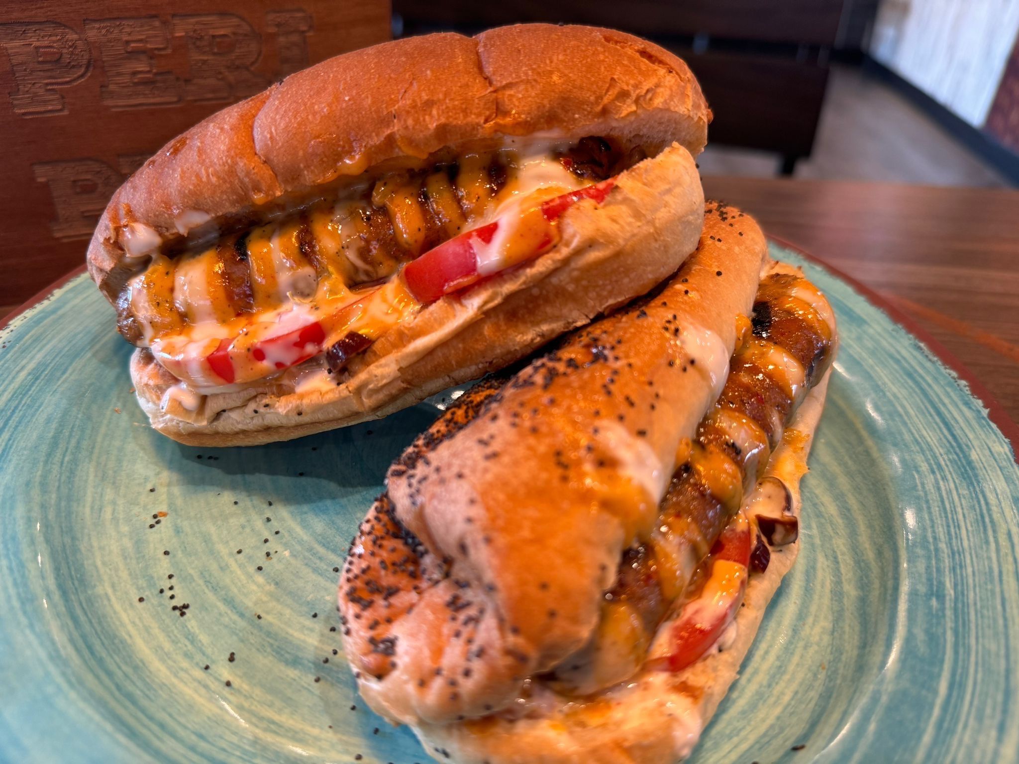 PERI BRATWURST HOT DOG