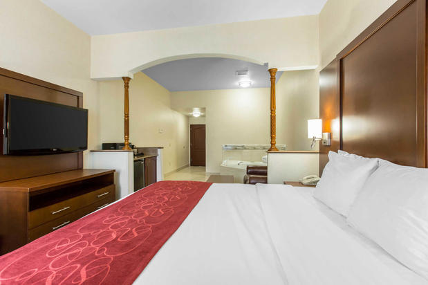 Images Comfort Suites