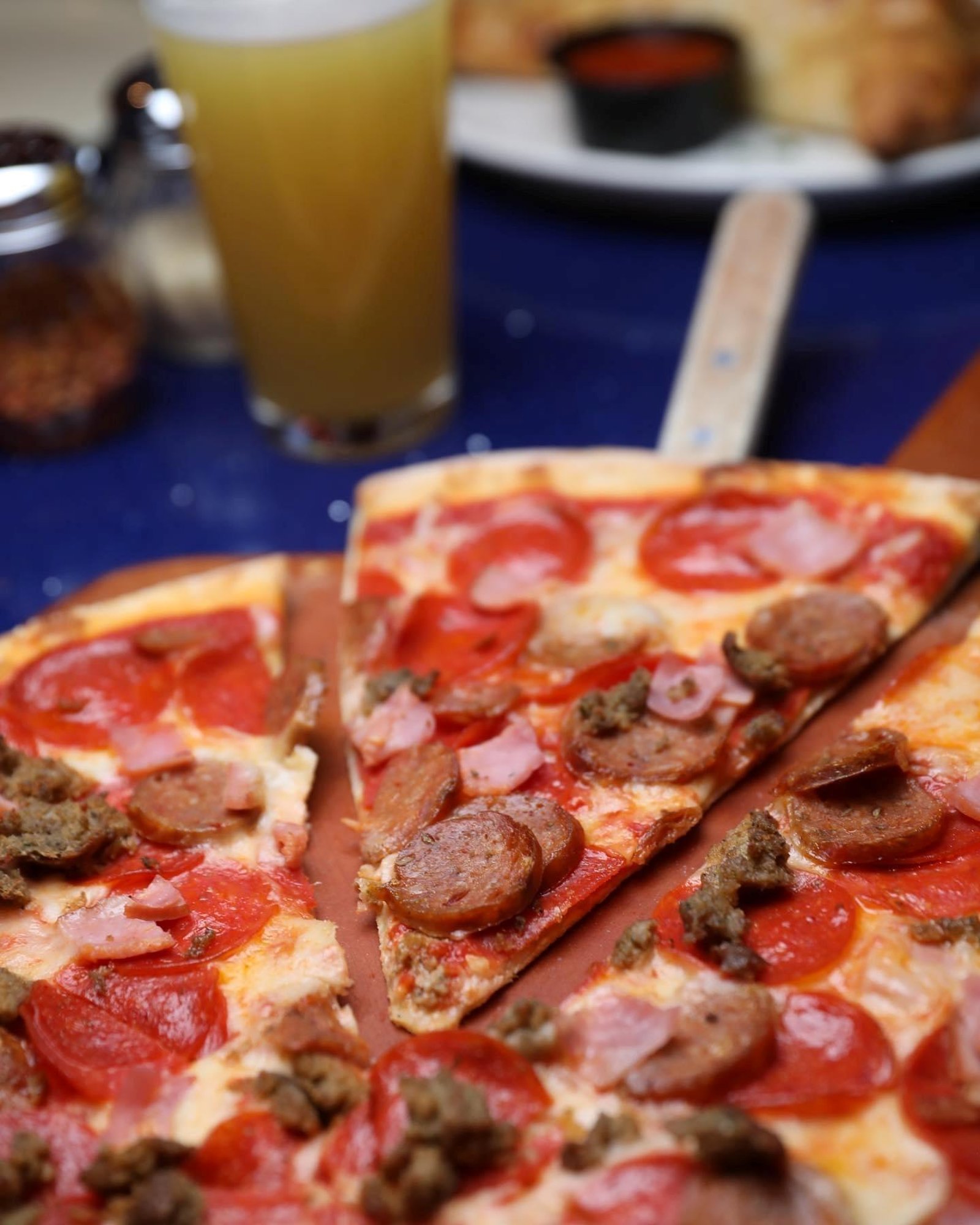 Meat Lovers Pizza - Large