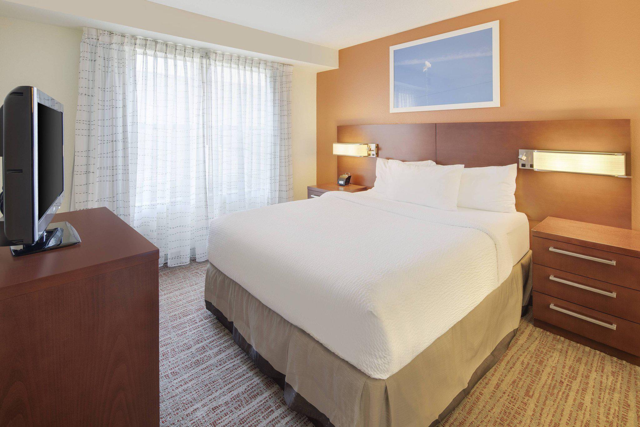 Residence Inn by Marriott Indianapolis Airport Photo