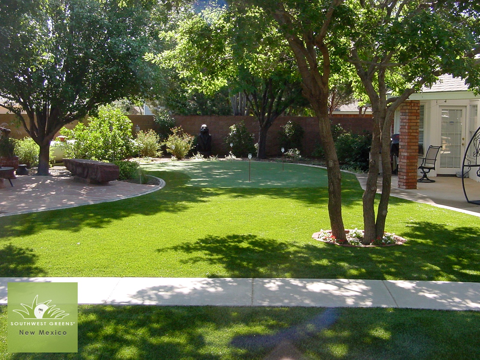 Create breathtaking curb appeal with custom artificial grass landscape designs from Southwest Greens New Mexico.