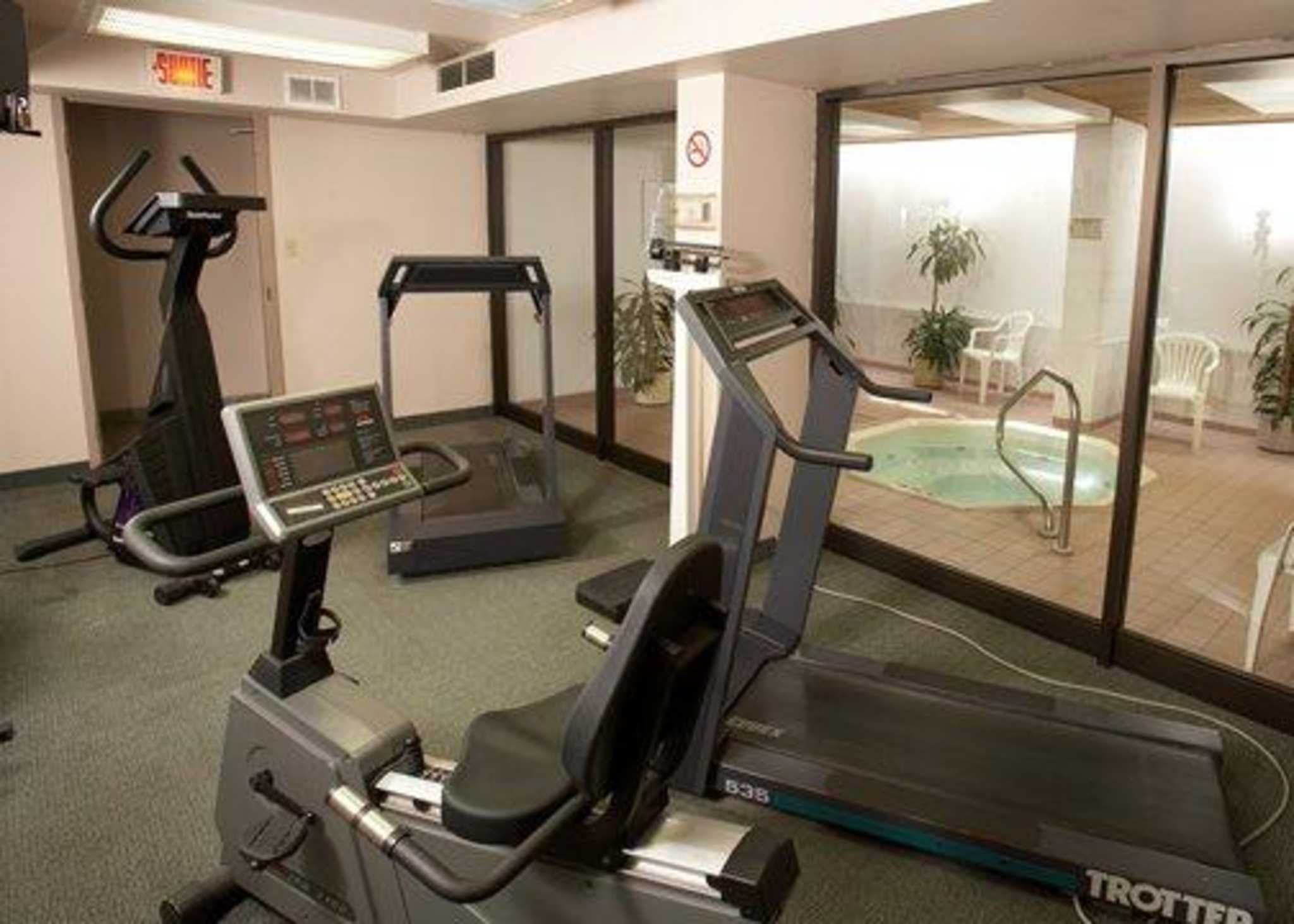 Images Quality Inn & Suites P.E. Trudeau Airport