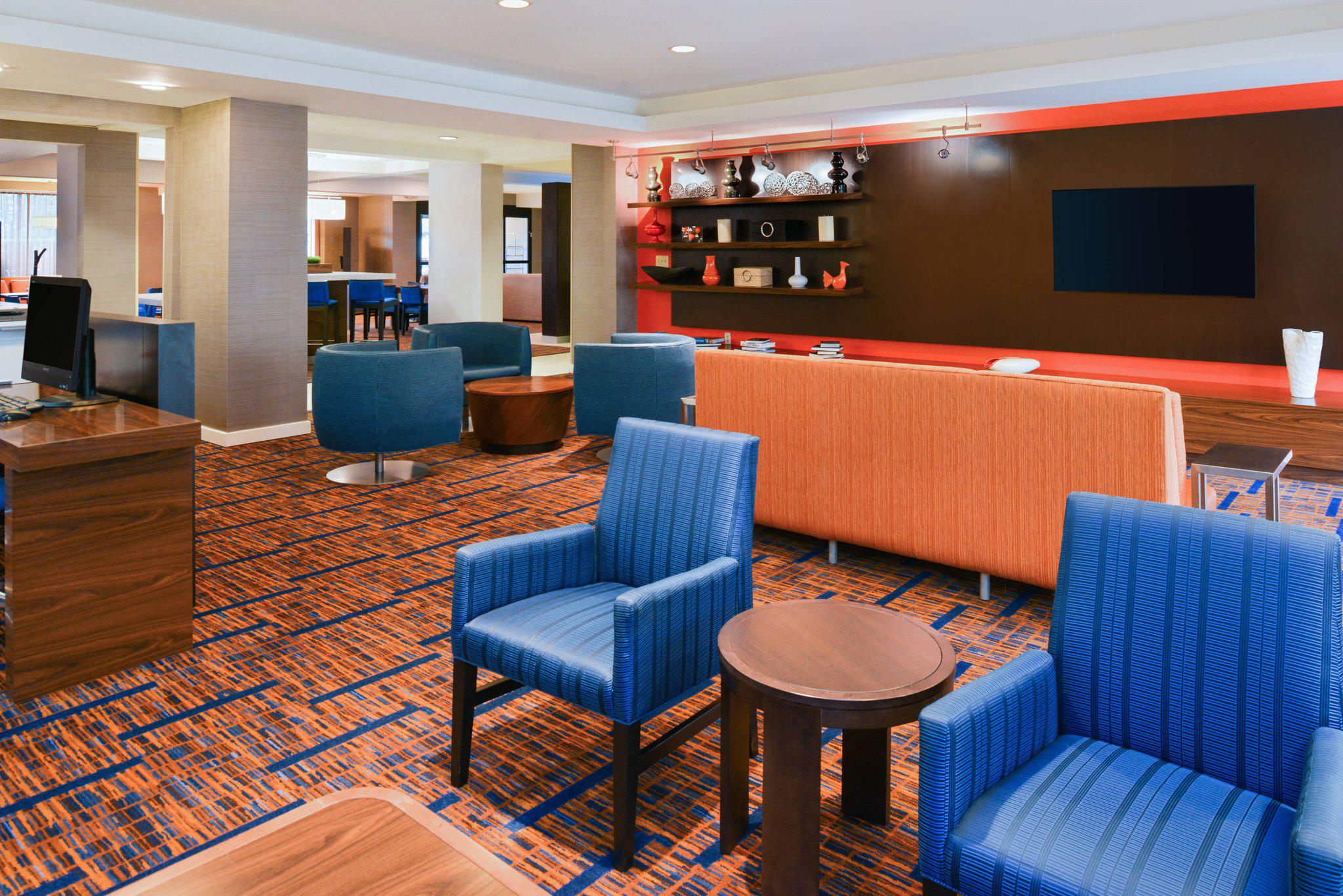 Courtyard by Marriott Beaumont Photo