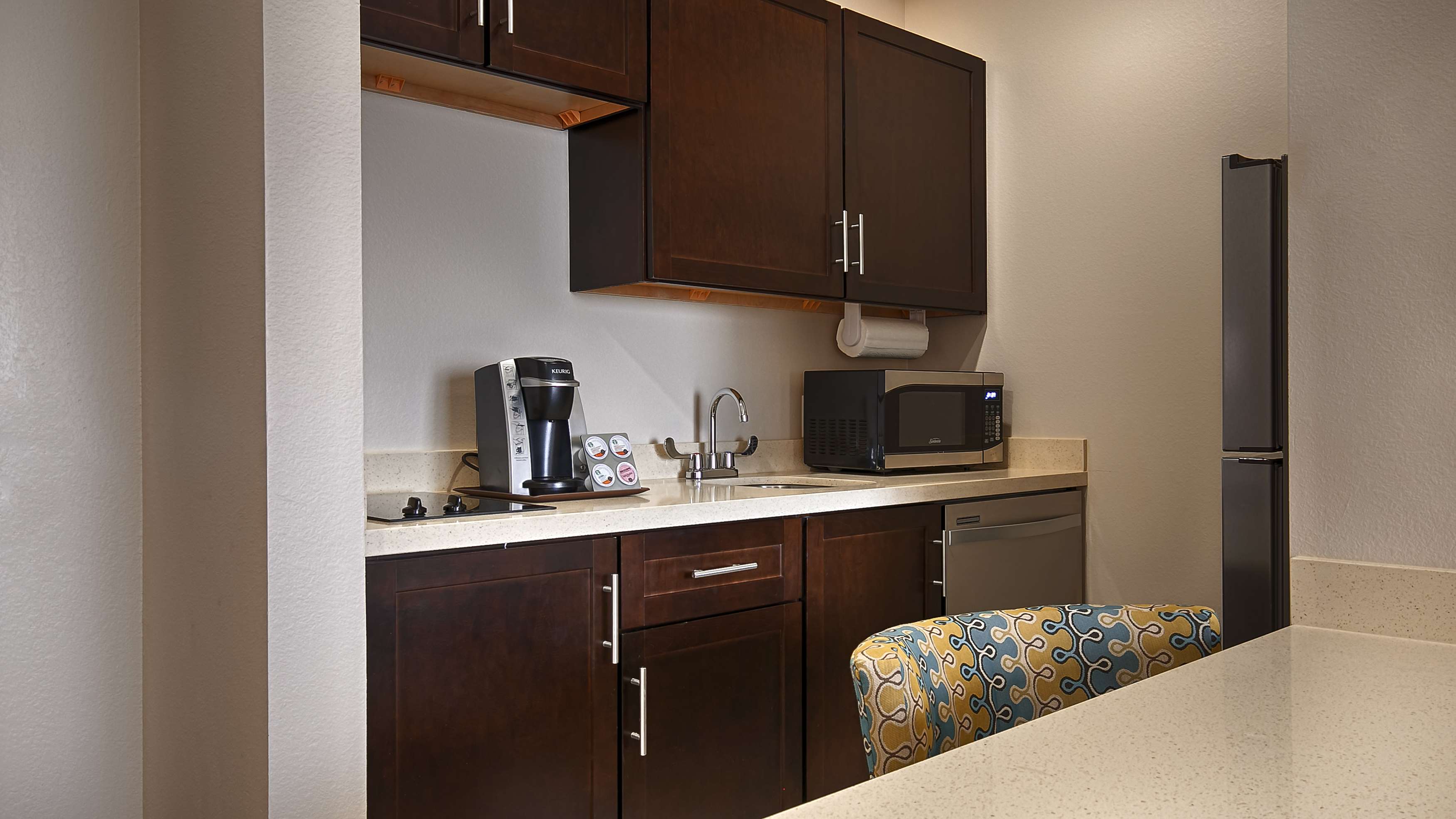 Best Western Premier Ashton Suites-Willowbrook Photo