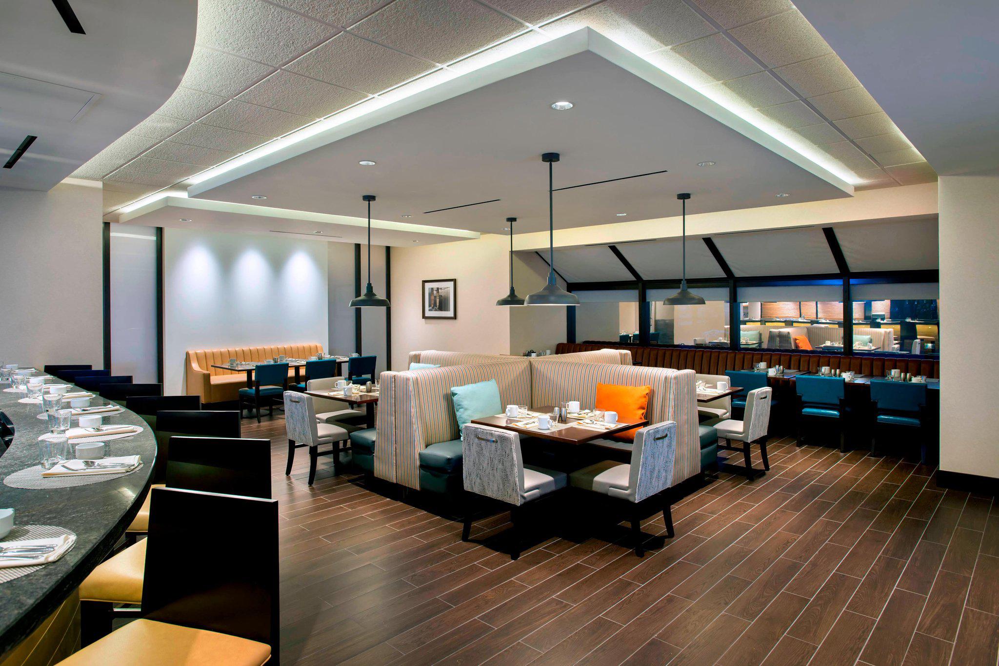 Newark Liberty International Airport Marriott Photo