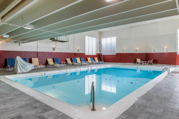 Images Clarion Inn & Suites