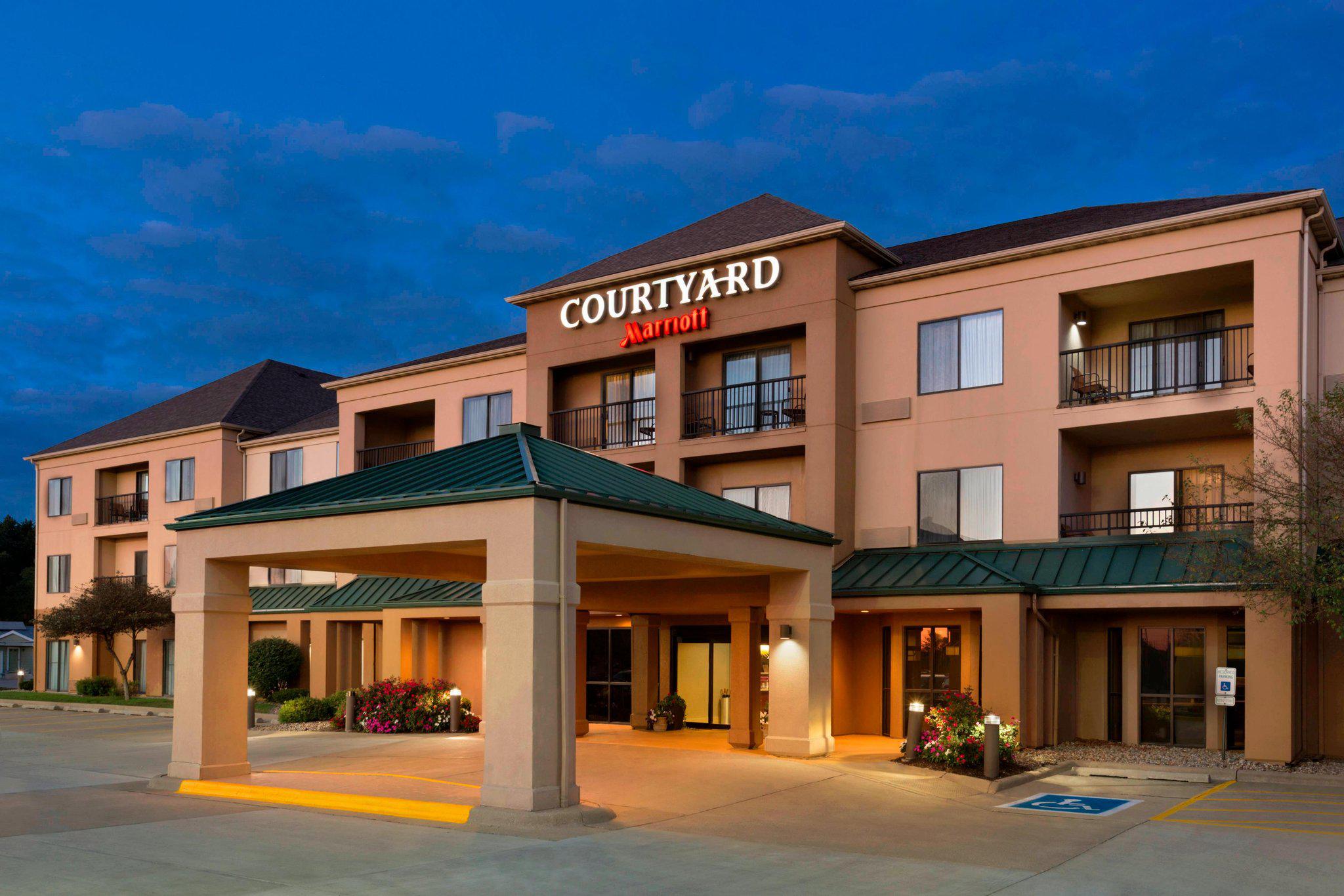 Courtyard by Marriott Bloomington Normal Photo