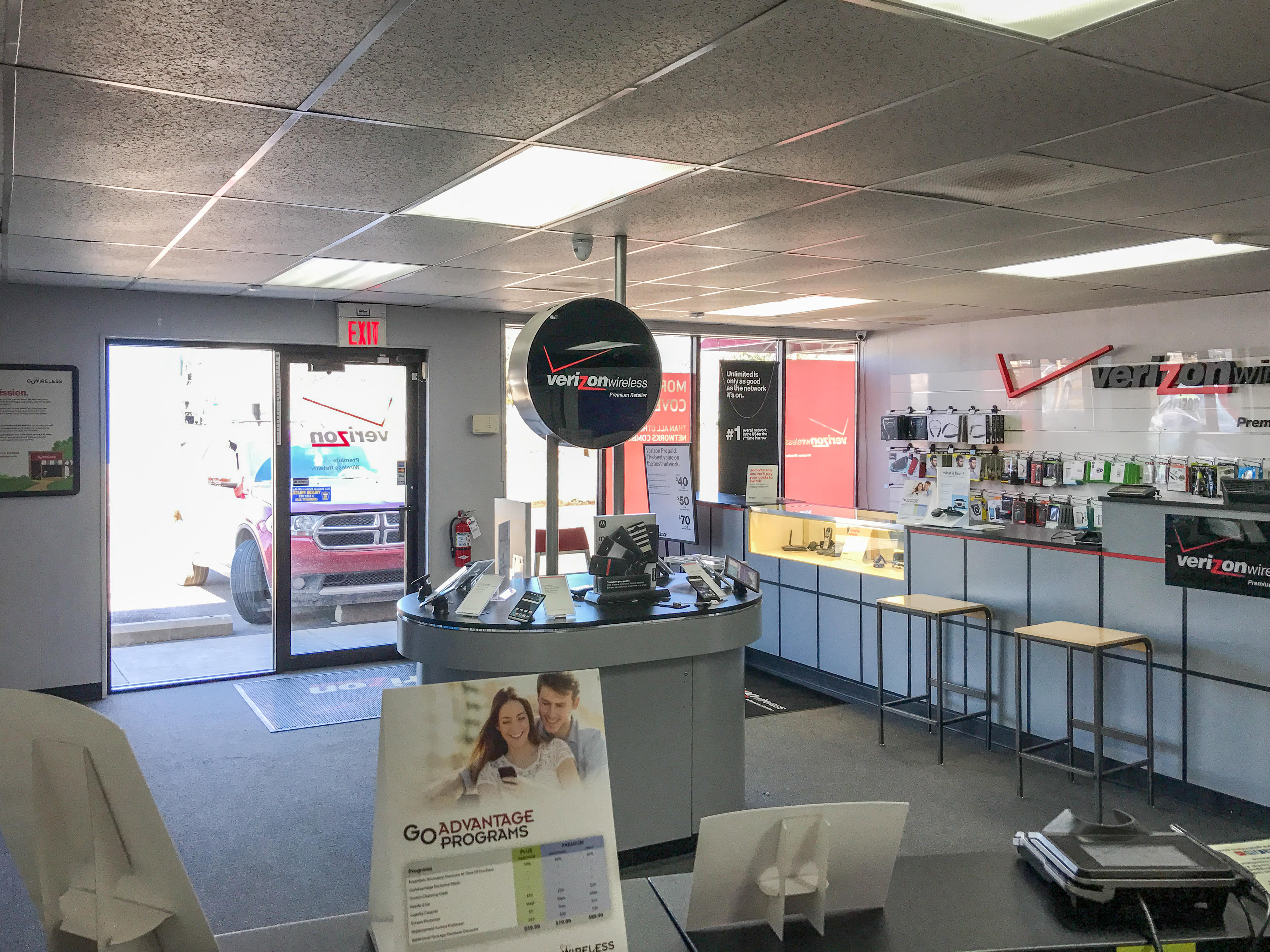 Verizon Authorized Retailer – GoWireless Photo