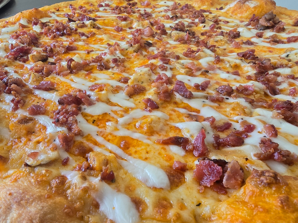 Buffalo Chicken Bacon Alfredo | L 20"