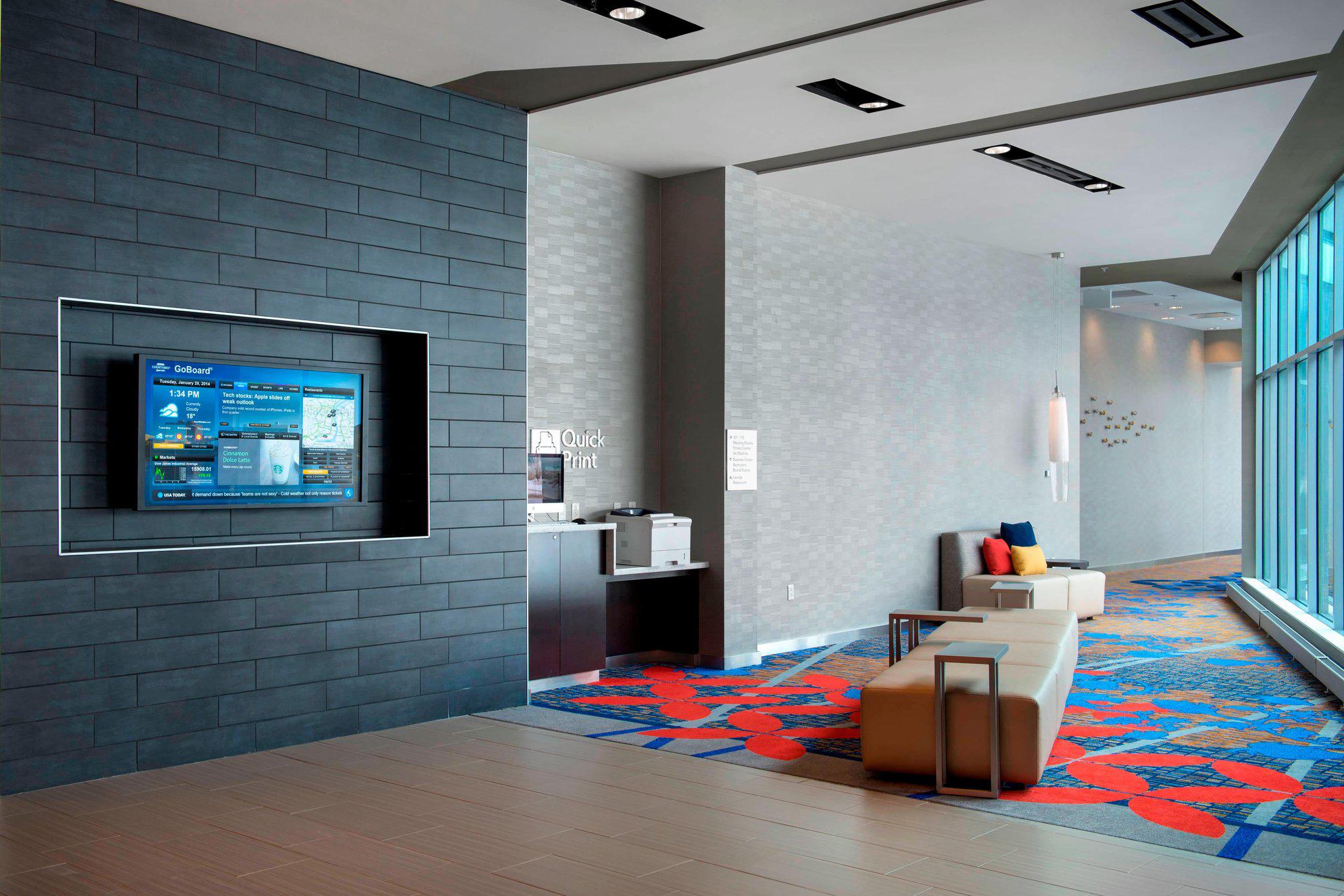 Courtyard by Marriott Philadelphia South at The Navy Yard Photo